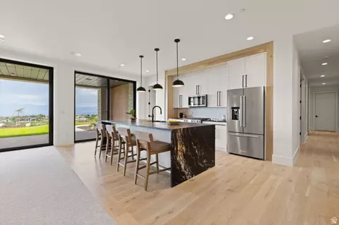 Kitchen - 6 Eastern Peak Cv, Sandy, UT 84092 photo 9 of 10