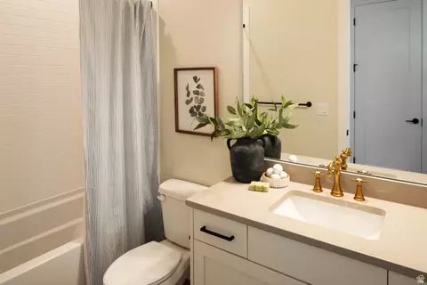 Bath - 1314 E Sunset Ct #305, Ogden, UT 84403 photo 3 of 4