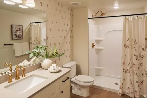 Bath - 1314 E Sunset Ct #305, Ogden, UT 84403 photo 4 of 4