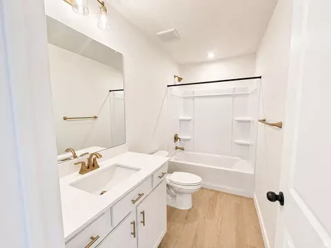 Bath - 1089 E Blackfeet Dr #518, Eagle Mountain, UT 84005 photo 2 of 2