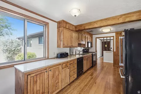 Kitchen - 192 E Millerberg Dr S, Sandy, UT 84070 photo 2 of 3