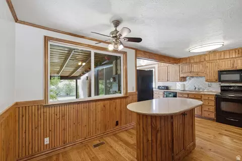 Kitchen - 192 E Millerberg Dr S, Sandy, UT 84070 photo 3 of 3