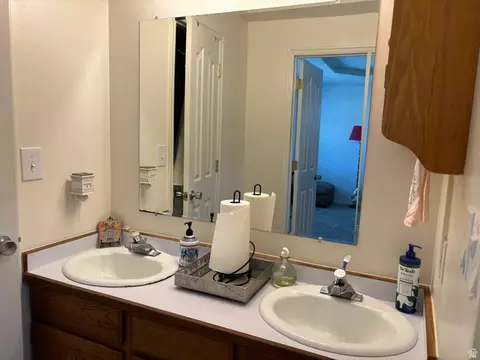 Bath - 1029 E 1380 S, Spanish Fork, UT 84660 photo 2 of 4