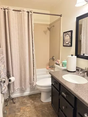 Bath - 1029 E 1380 S, Spanish Fork, UT 84660 photo 3 of 4