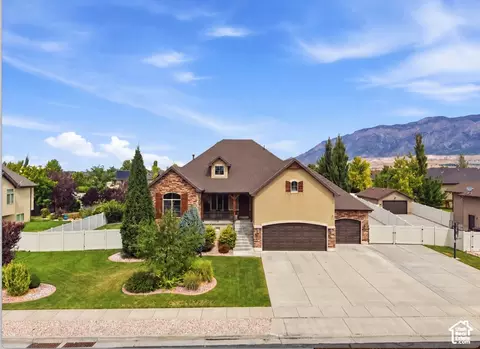 2662 W 2325 N, Farr West, UT 84404
