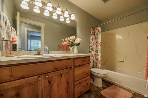 Bath - 3892 E South Pass Cv, Eagle Mountain, UT 84005 photo 1 of 4