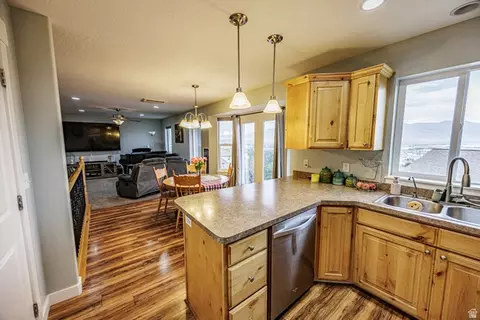 Kitchen - 3892 E South Pass Cv, Eagle Mountain, UT 84005 photo 1 of 5
