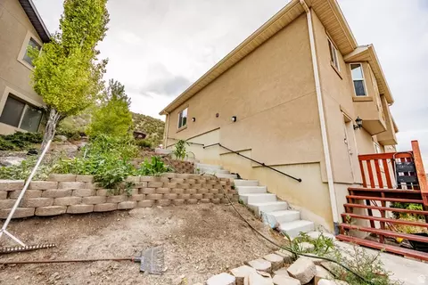 Exterior - 3892 E South Pass Cv, Eagle Mountain, UT 84005 photo 3 of 8