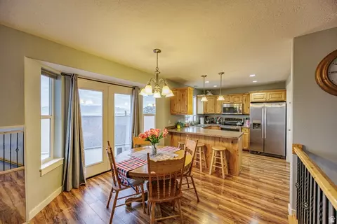 Dining - 3892 E South Pass Cv, Eagle Mountain, UT 84005 photo 1 of 2