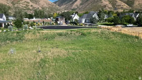647 Vineyard Way #1, Mapleton, UT 84664 photo 3