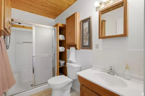 Bath - 12035 E Fairview Dr N, Fairview, UT 84629 photo 2 of 3