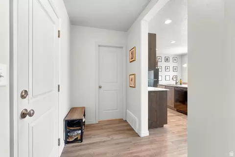 Entry Way - 662 N 2560 E, Spanish Fork, UT 84660 photo 1 of 2