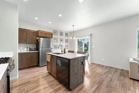 Kitchen - 662 N 2560 E, Spanish Fork, UT 84660 photo 3 of 4