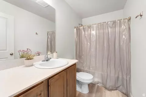 Bath - 662 N 2560 E, Spanish Fork, UT 84660 photo 3 of 3