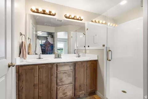 Bath - 662 N 2560 E, Spanish Fork, UT 84660 photo 2 of 3