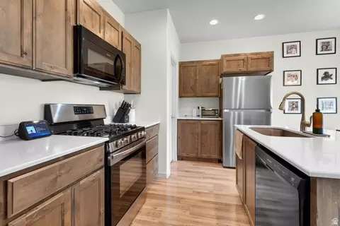 Kitchen - 662 N 2560 E, Spanish Fork, UT 84660 photo 4 of 4