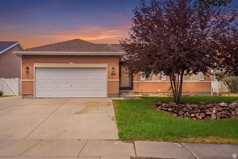 6952 W Hunter Dr, West Valley City, UT 84128