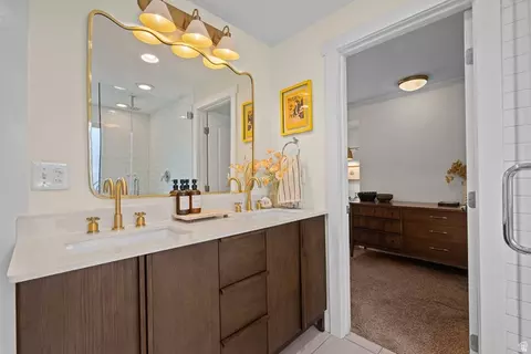 Bath - 5138 S Caribbean Way, Murray, UT 84107 photo 2 of 3