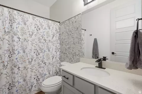 Bath - 1422 E Lowe Peak Dr, Eagle Mountain, UT 84005 photo 3 of 3