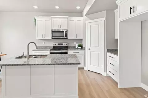 Kitchen - 808 S 270 E #26, Smithfield, UT 84335 photo 3 of 6