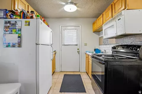 Kitchen - 768 E 300 N, Provo, UT 84606 photo 4 of 4