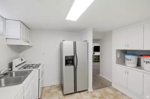 Kitchen - 410 E 9120 S, Sandy, UT 84070 photo 5 of 5