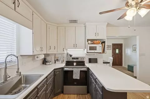 Kitchen - 410 E 9120 S, Sandy, UT 84070 photo 3 of 5