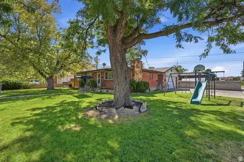 Exterior - 410 E 9120 S, Sandy, UT 84070 photo 2 of 6