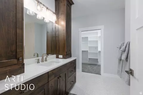 Bath - 1302 E Sunset Ct, Ogden, UT 84403 photo 2 of 3