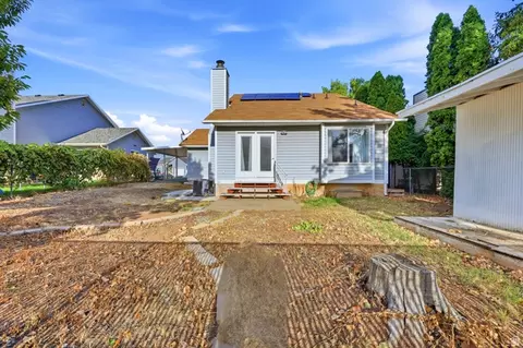 Exterior - 1922 S 100 E, Clearfield, UT 84015 photo 7 of 9