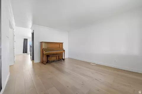 Living - 1922 S 100 E, Clearfield, UT 84015 photo 4 of 7