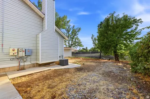 Exterior - 1922 S 100 E, Clearfield, UT 84015 photo 5 of 9
