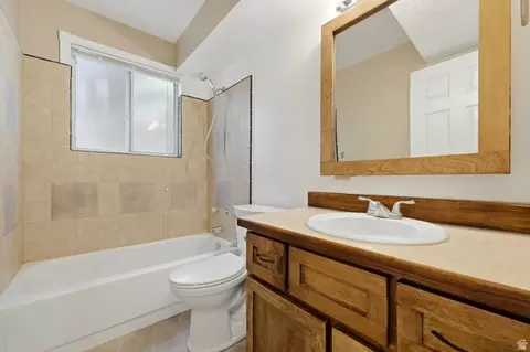 Bath - 1922 S 100 E, Clearfield, UT 84015 photo 1 of 3