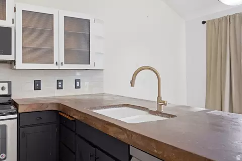 Kitchen - 1922 S 100 E, Clearfield, UT 84015 photo 4 of 4