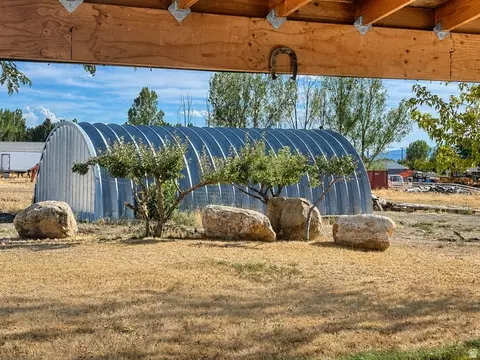 Exterior - 600 E 200 N, Mount Pleasant, UT 84647 photo 3 of 4
