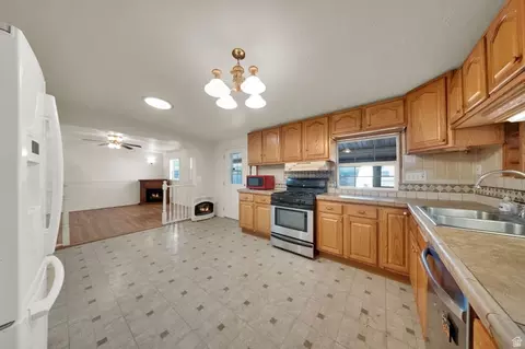Kitchen - 556 W Greenleaf Dr, Murray, UT 84123 photo 3 of 3