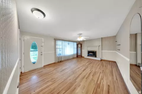 Living - 556 W Greenleaf Dr, Murray, UT 84123 photo 2 of 6