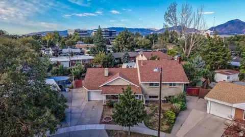 View/Area - 556 W Greenleaf Dr, Murray, UT 84123 photo 1 of 9