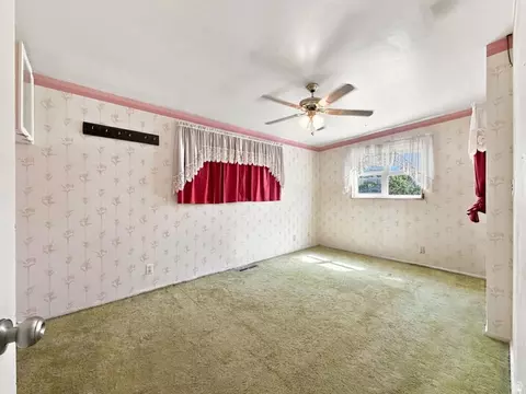 Bedroom - 556 W Greenleaf Dr, Murray, UT 84123 photo 3 of 3