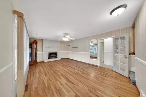 Living - 556 W Greenleaf Dr, Murray, UT 84123 photo 1 of 6
