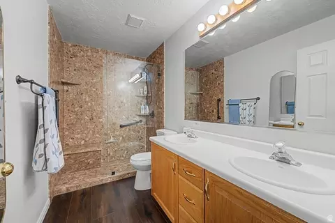 Bath - 145 N 170 E, Orem, UT 84057 photo 1 of 3