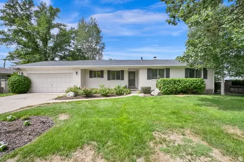 5714 S Laurelwood St, Holladay, UT 84121