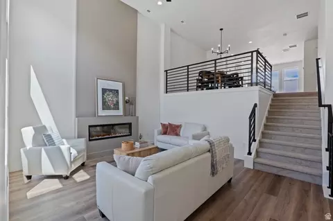1485 W Burke Ln N #102, Farmington, UT 84025