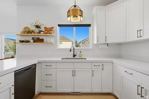 Kitchen - 3723 N Annabell St, Eagle Mountain, UT 84005 photo 3 of 4