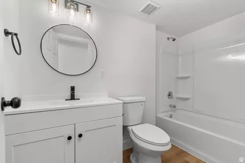 Bath - 9828 S 2240 E, Sandy, UT 84092 photo 3 of 3