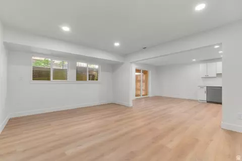 Living - 9828 S 2240 E, Sandy, UT 84092 photo 4 of 4