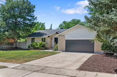Exterior - 9828 S 2240 E, Sandy, UT 84092 photo 2 of 6