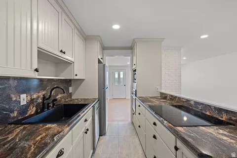 Kitchen - 768 E 8080 S, Sandy, UT 84094 photo 2 of 4