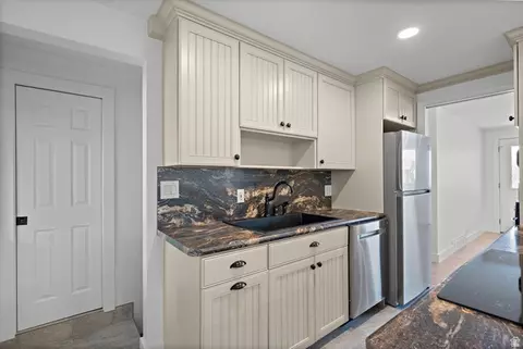 Kitchen - 768 E 8080 S, Sandy, UT 84094 photo 3 of 4