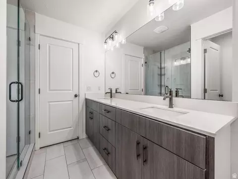 Bath - 244 N 200 E, Salem, UT 84653 photo 4 of 5